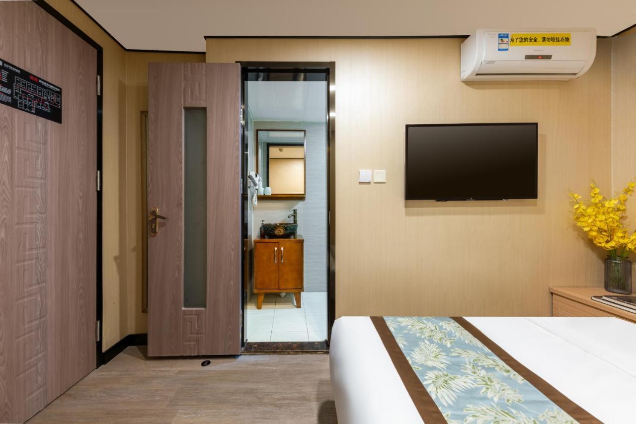 East Sacred Hotel: Near Tiananmen & Metro, Free Amenities Pequim