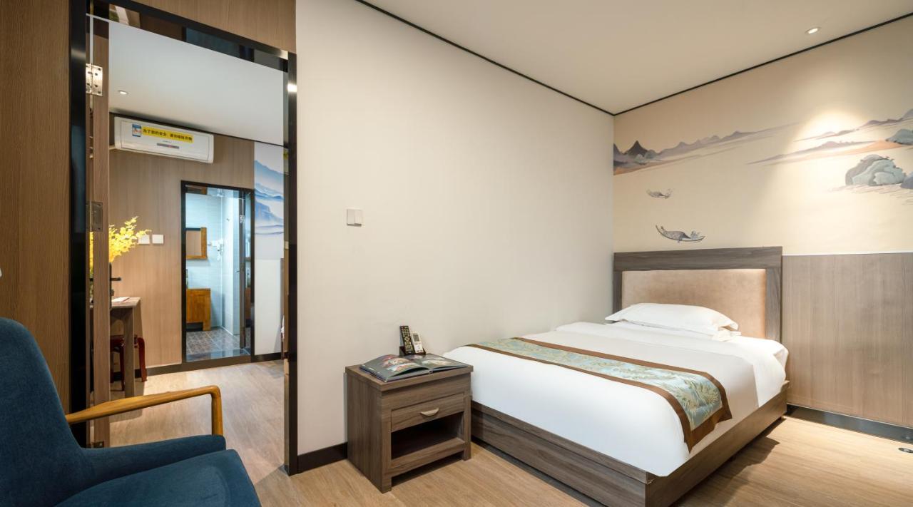 Hotel East Sacred Hotel: Near Tiananmen & Metro, Free Amenities Pequim