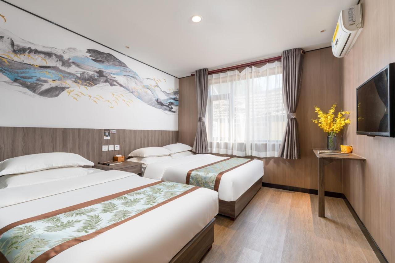 East Sacred Hotel: Near Tiananmen & Metro, Free Amenities