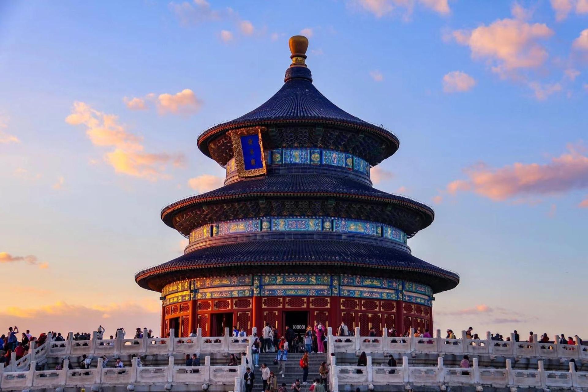 East Sacred Hotel: Near Tiananmen & Metro, Free Amenities Pequim