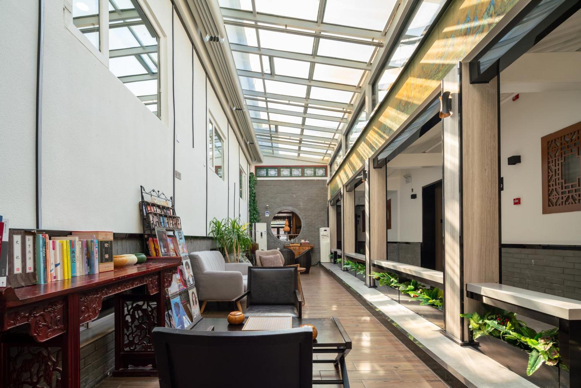 Hotel East Sacred Hotel: Near Tiananmen & Metro, Free Amenities 4*